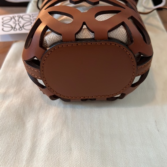 Loewe x Paula’s Ibiza Cutout Anagram Pocket Crossbody Bag- New with tags - Picture 7 of 16